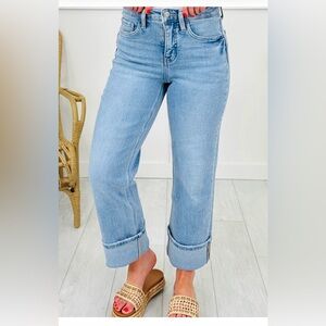 Stylish Light Blue Cropped Women's Jeans